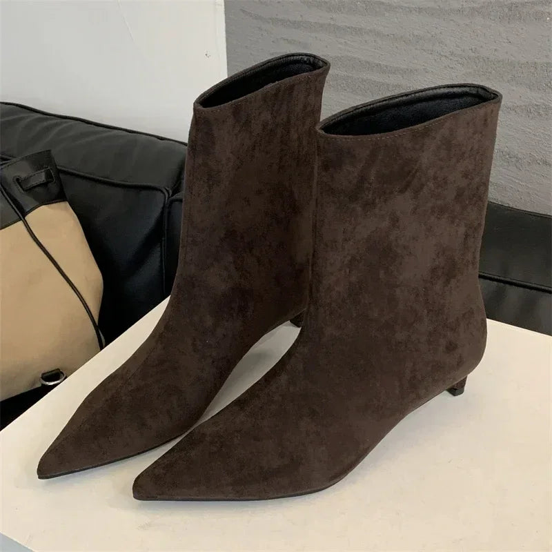 Women’s Vintage Pointed Toe Ankle Boots - Warm Slip-On Low Heel Party Knight Boots