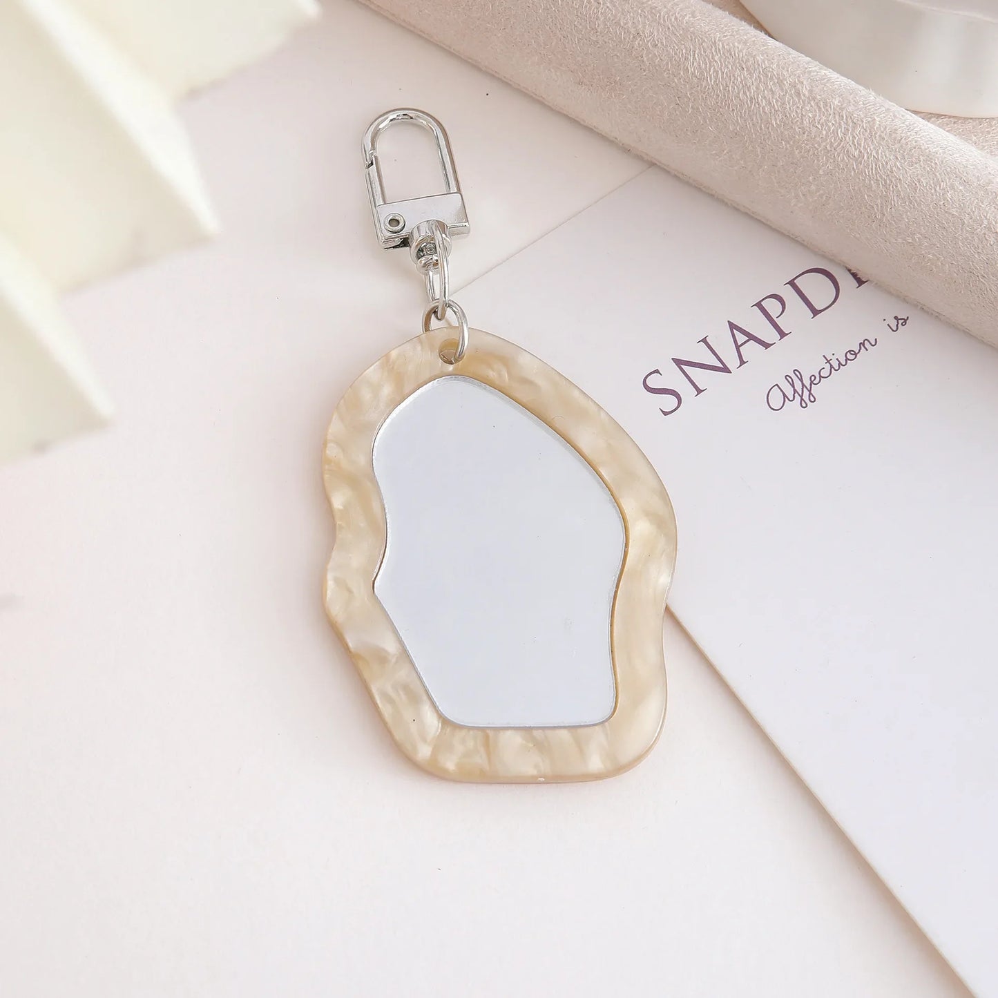 Mini Resin Makeup Mirror Keychain - Irregular Portable Touch-Up Mirror Bag Charm for Purses & Backpacks