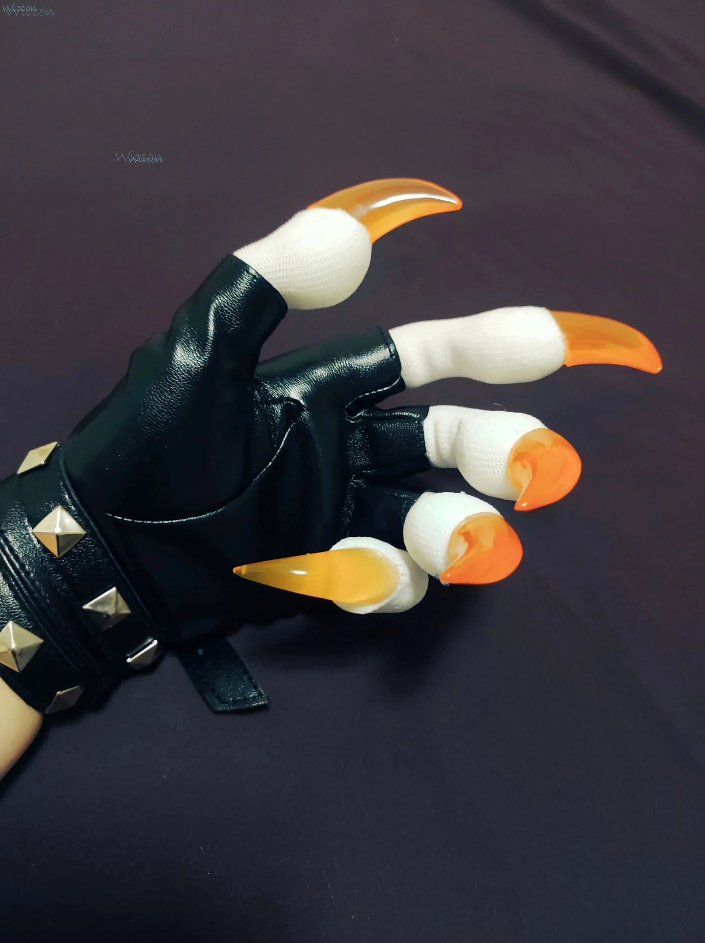 Kigurumi Furry Claw Gloves — Plush Fursuit Paws for Cosplay Unisex Handwear (Black/White/Multicolor)