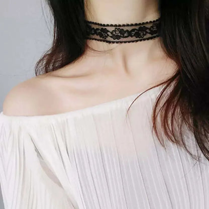 Short Lace Choker Necklace - Black & White Romantic Fashion Jewelry for Women & Girls, Party Gift Accessory