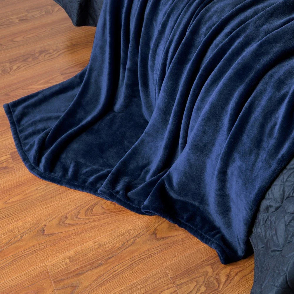230GSM Coral Fleece Blanket – Soft Warm Flannel Bedspread & Sofa Cover in Blue & Pink