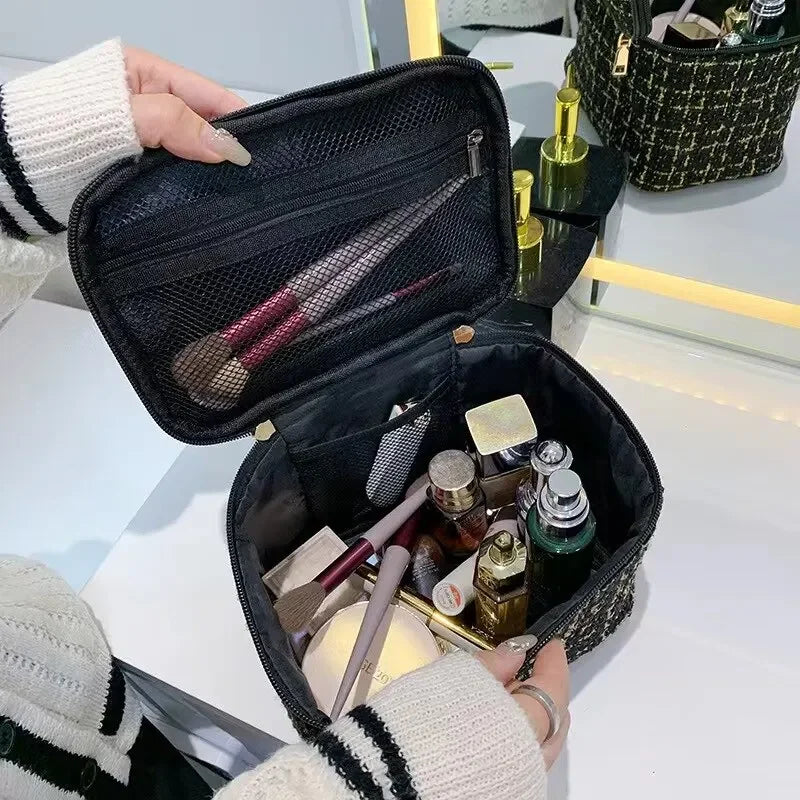 Korean-Style Large Cosmetic Bag – Instagram-Inspired Chanel-Style Ladies’ Handheld Toiletry Organizer