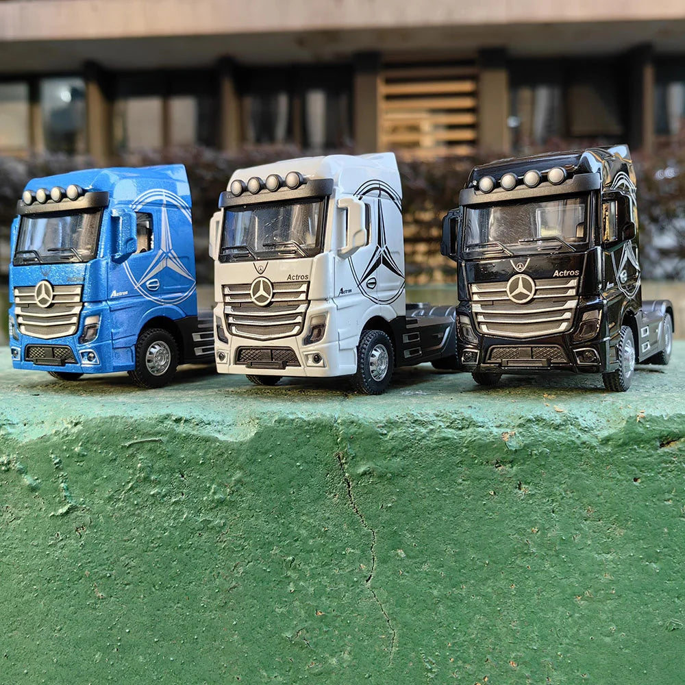 1:50 Large Diecast Alloy Truck Model – Pull-Back Container Toy with Sound & Light for Boys’ Gifts