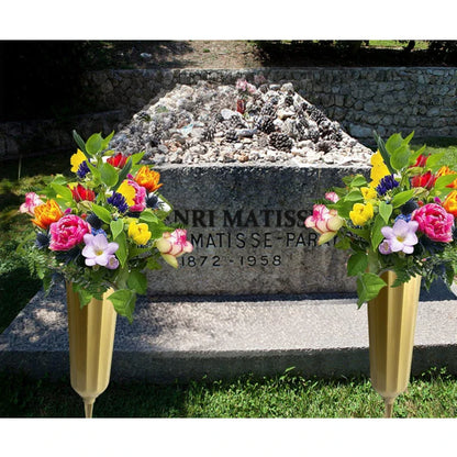 2/1PC Cemetery Vase with Spikes – Plastic Floral Vase Holder for Gravestone, Outdoor Flower Marker Decorations for Graves