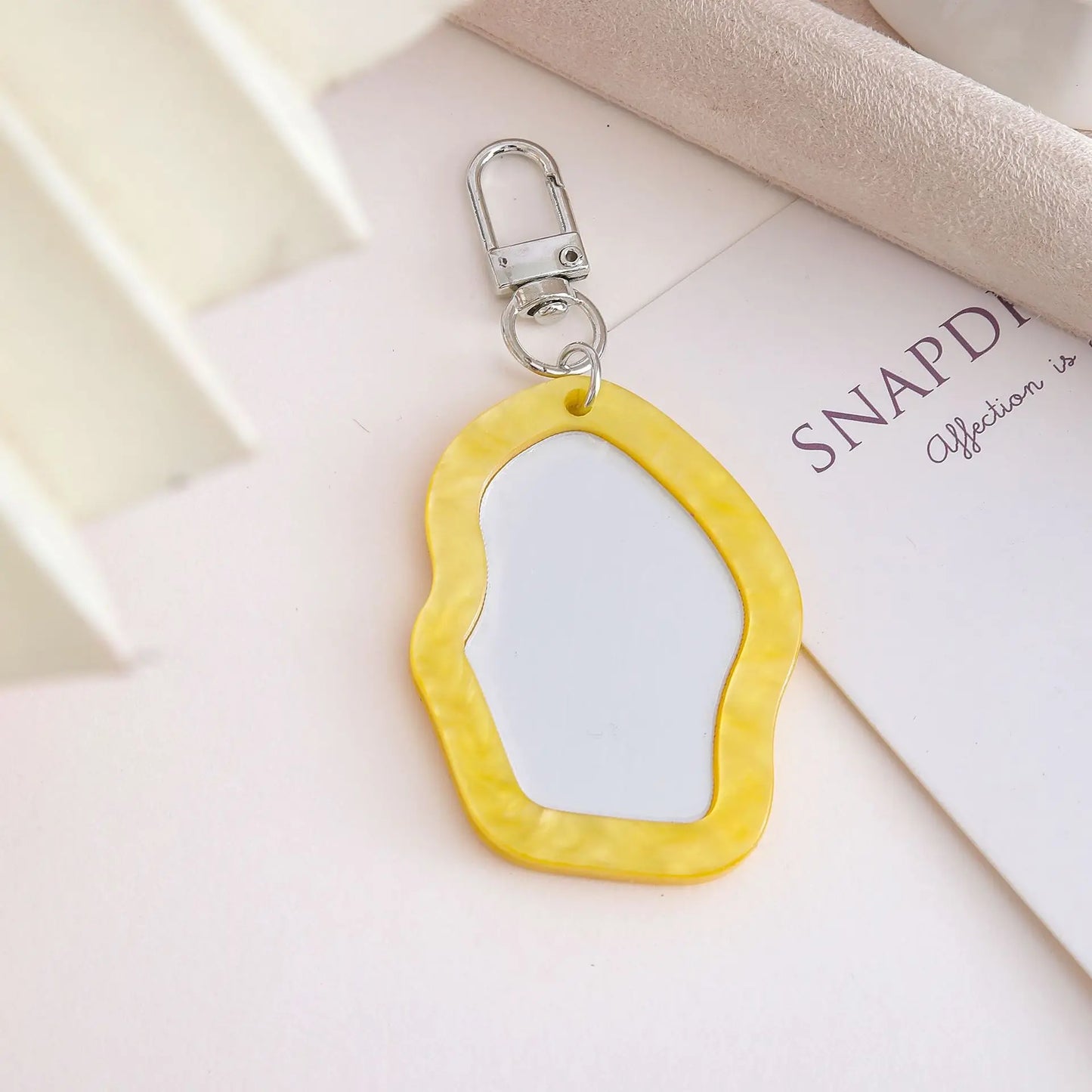 Mini Resin Makeup Mirror Keychain - Irregular Portable Touch-Up Mirror Bag Charm for Purses & Backpacks