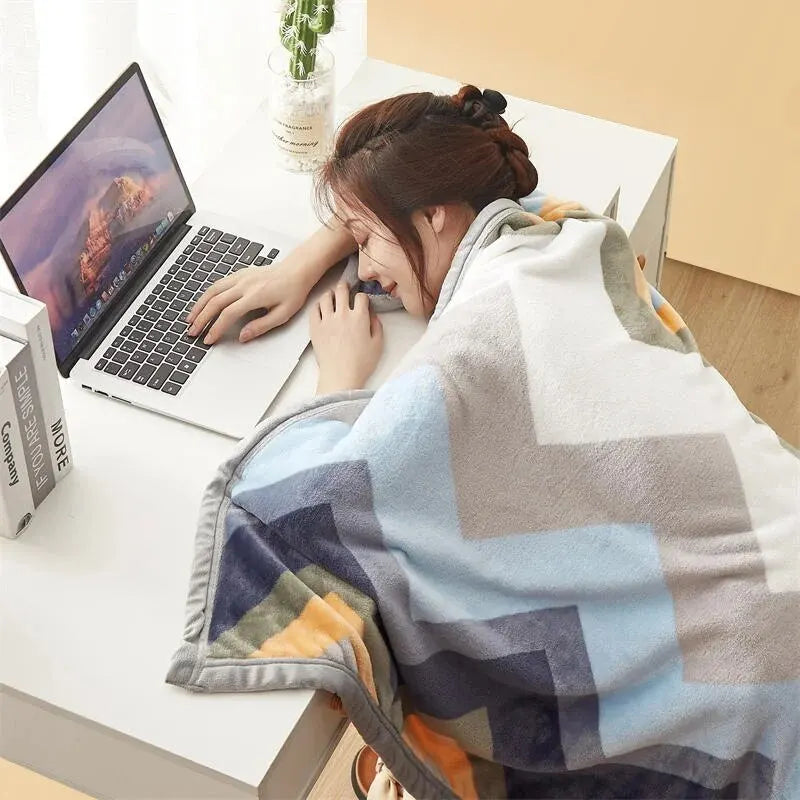 Extra Soft Flannel Blanket – Thickened Nap and Air Conditioning Blanket for Cozy Comfort