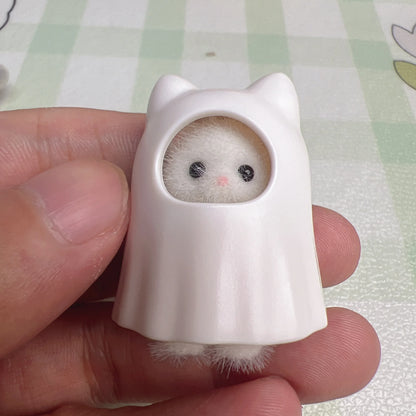 Sylvanian Families Blind Keychain Accessories – Original Mini Figures & Kids’ Toy Kitchen Set