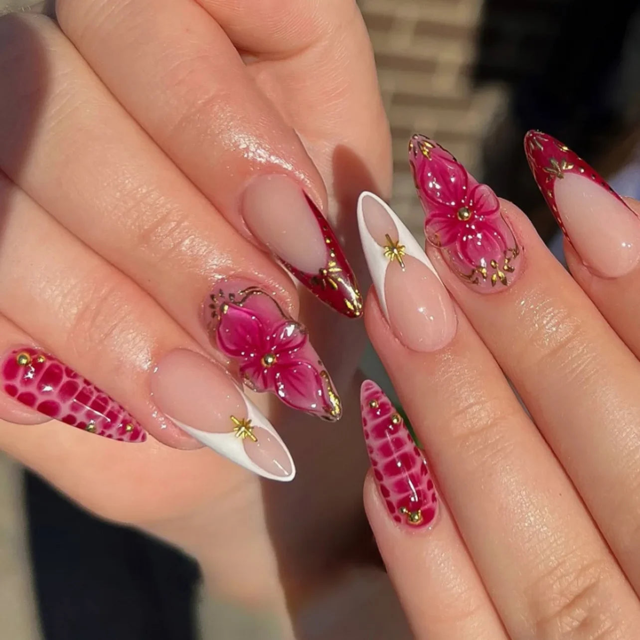 24PCS Strawberry Bow Press On Nails - Red Short Almond Pearl Starlight Floral False Nail Art Tips