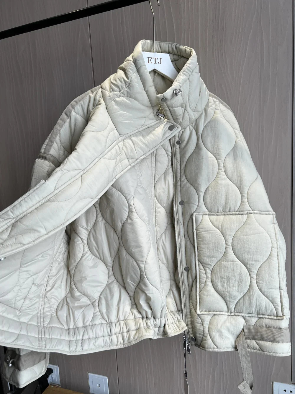 2024 ETJ Quilted Women's Coat – Beige Drawstring High Neck Jacket with Ties & Pockets