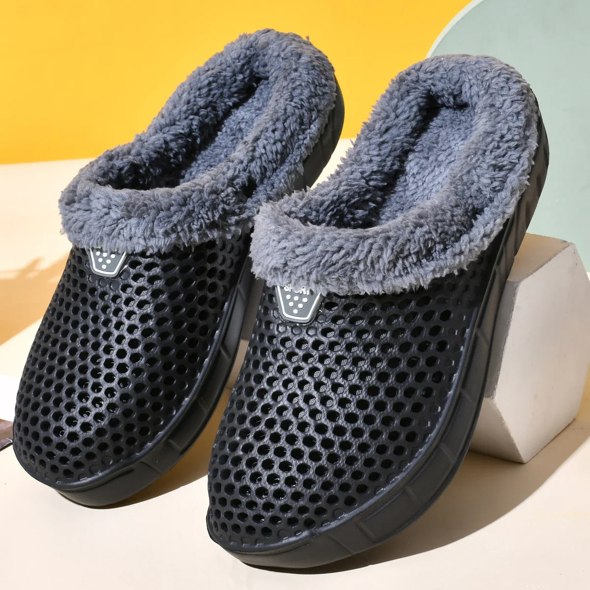 Couple Cotton Slippers – Winter Warm Plush Velvet Thickened Clogs for Men & Women