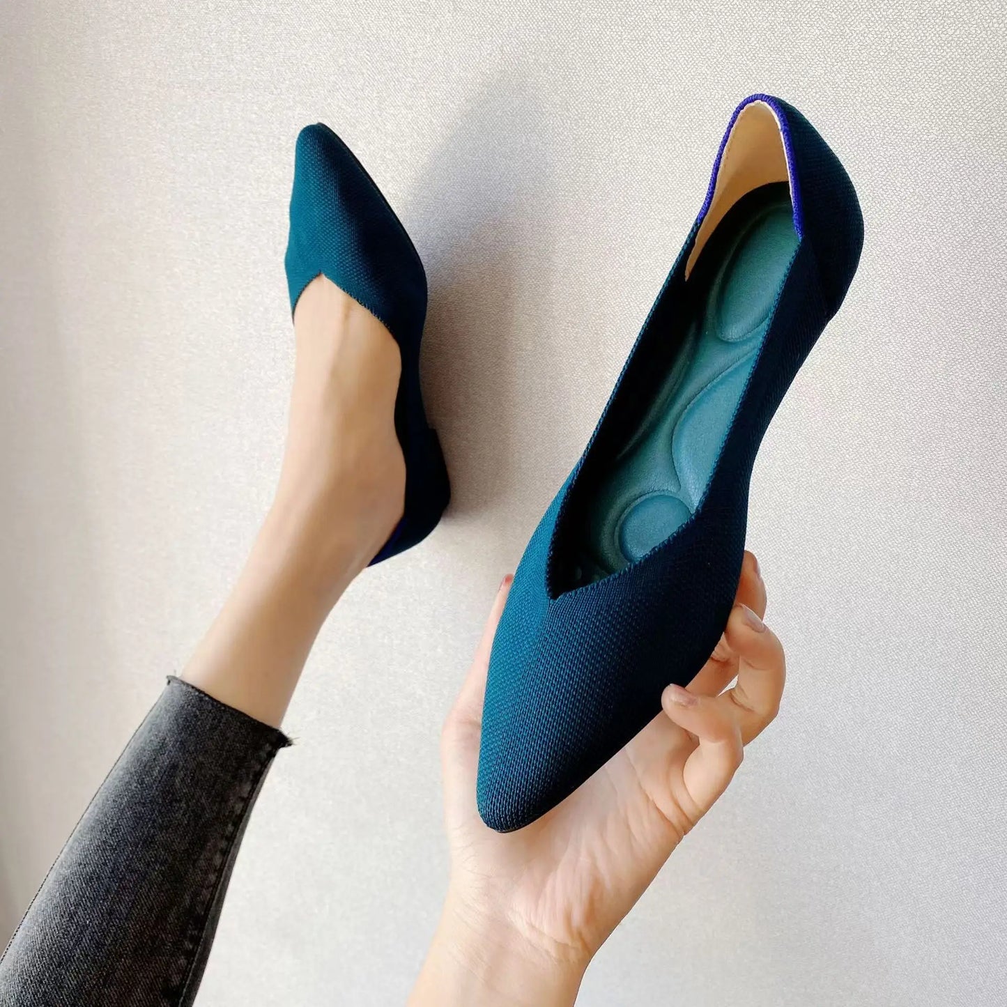 Women’s Pointed Flat Shoes - Comfortable Knitted Elastic Casual Fashion Shoes for Spring & Autumn Wear