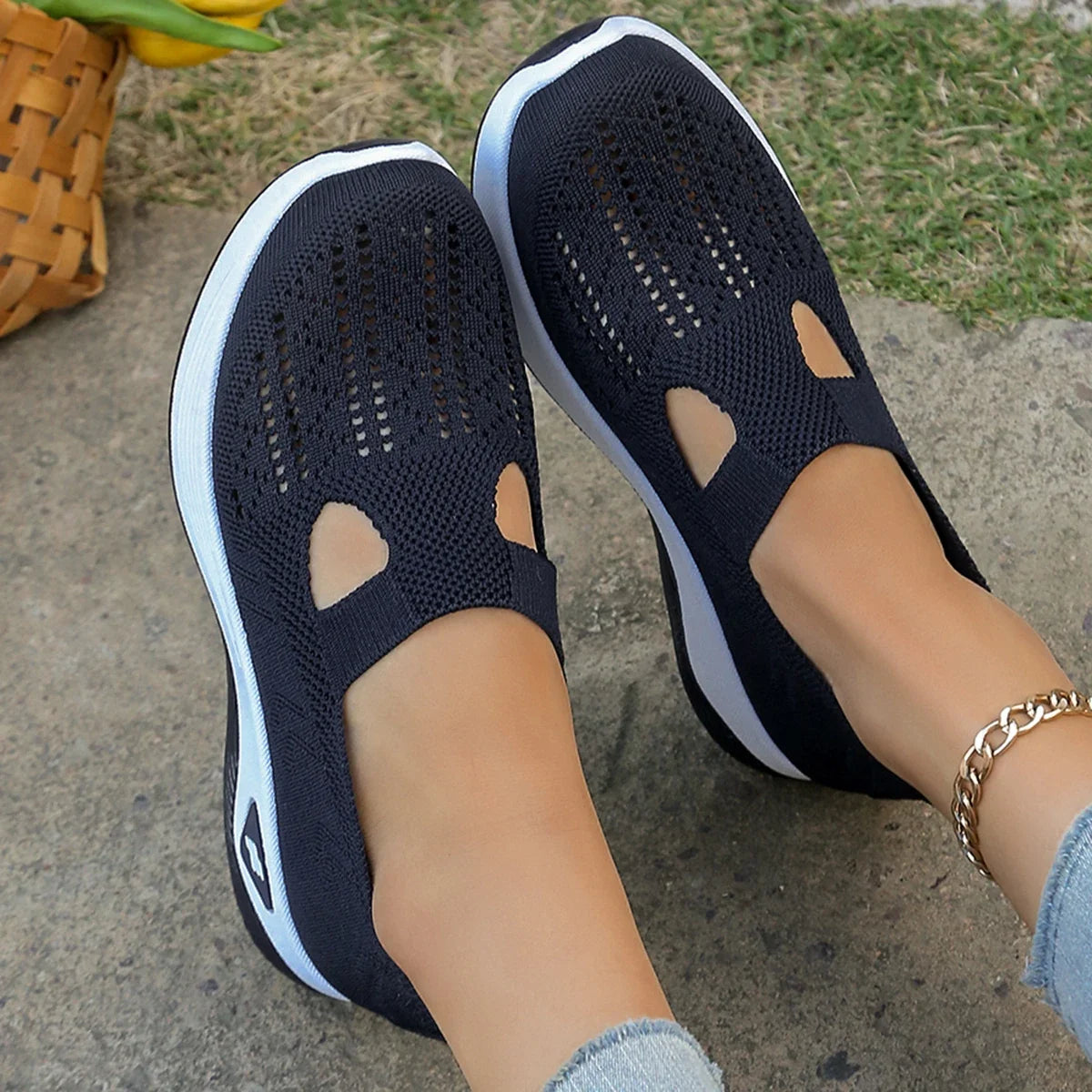 Women’s Casual Summer Sneakers - Lightweight Solid Flat Shoes for Everyday Four Season Wear