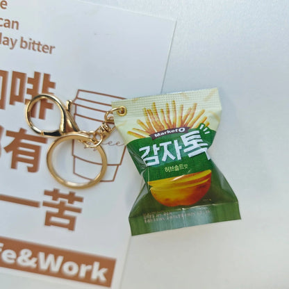 Simulation Instant Noodles Keychain – Mini Snack Phone Pendant Bag Charm, Christmas and New Year Gift Accessory