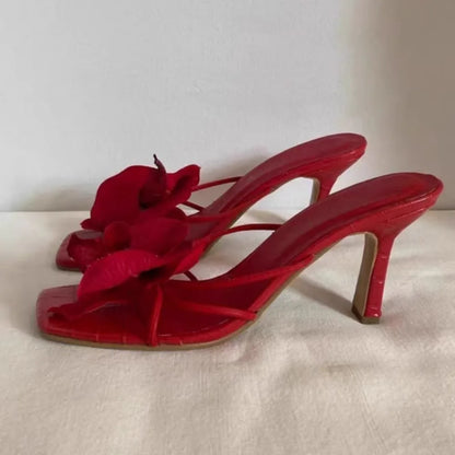Women’s Floral Slip-On Slippers - Elegant Casual Sandals with Comfortable Fashion Design