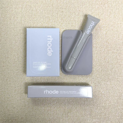 Magnetic Snap-On Lip Gloss Phone Case - MagSafe-Compatible Lipstick Holder for Mobile Phones