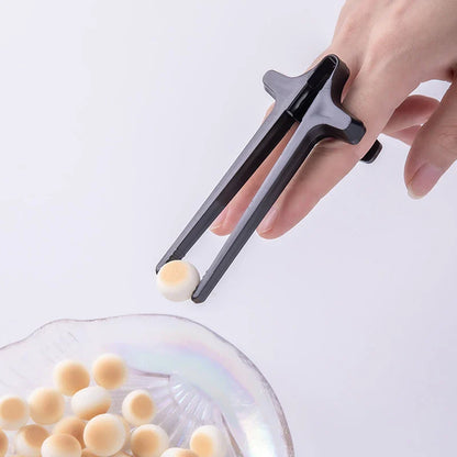 Creative Lazy Fingers Snack Clip - Easy Learning Chopsticks for Clean Hands, Fun Training Aids, Gaming and Snacking Finger Set