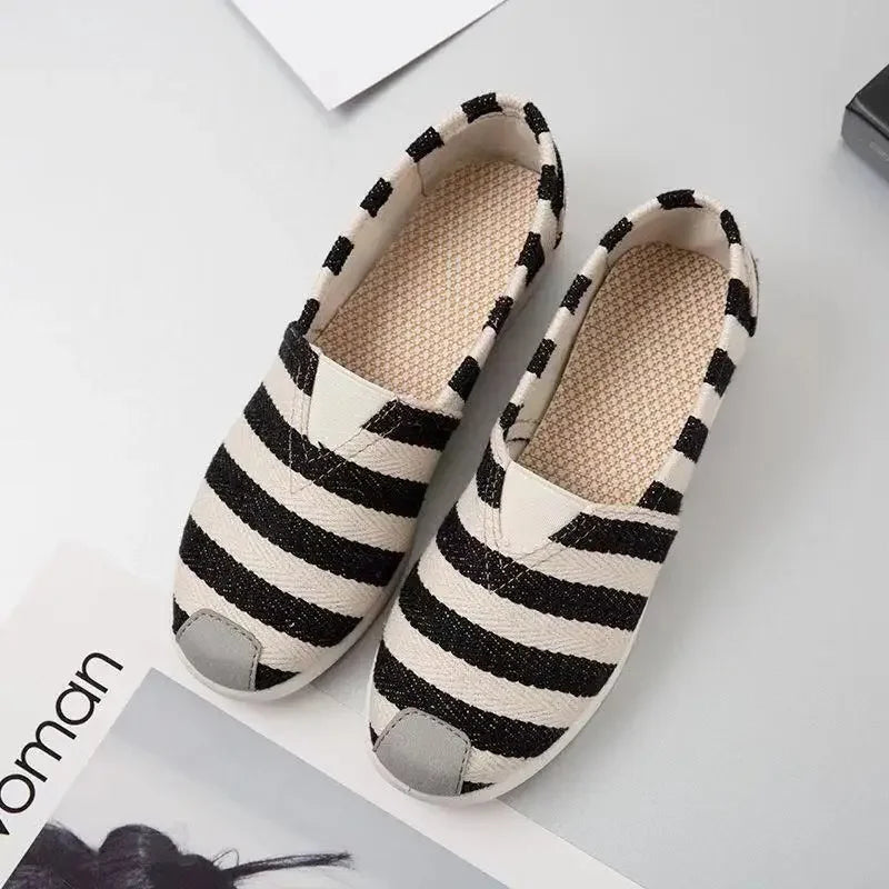 Women’s Breathable Mesh Slip-On Flats - Lightweight Casual Printed Fisherman Shoes for Everyday Fashion