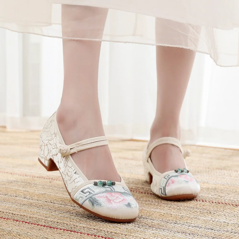 Women’s Embroidered Traditional Shoes - Vintage Chinese Hanfu Qipao Beijing Style Ethnic Dance Footwear