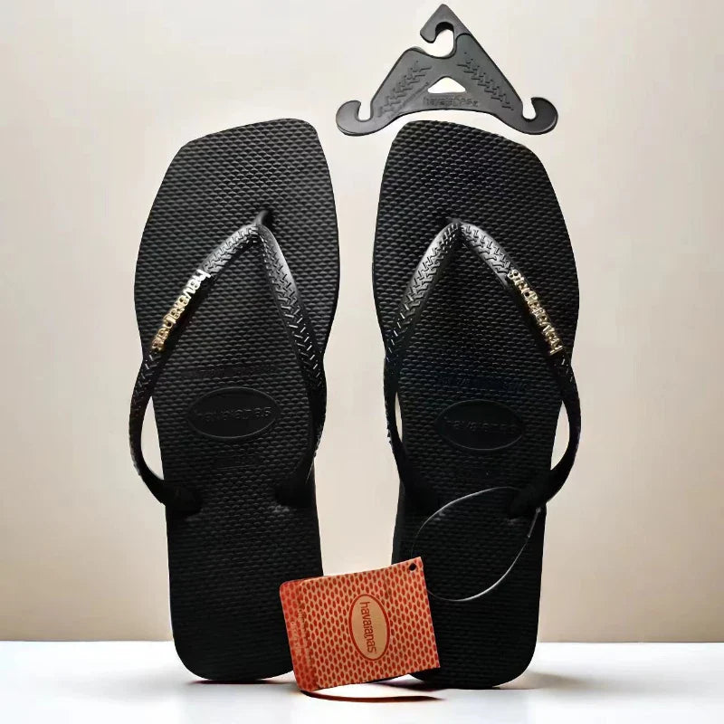 Summer 2025 Women’s Flip Flops – Fashionable Outdoor Beach Slippers for Travel