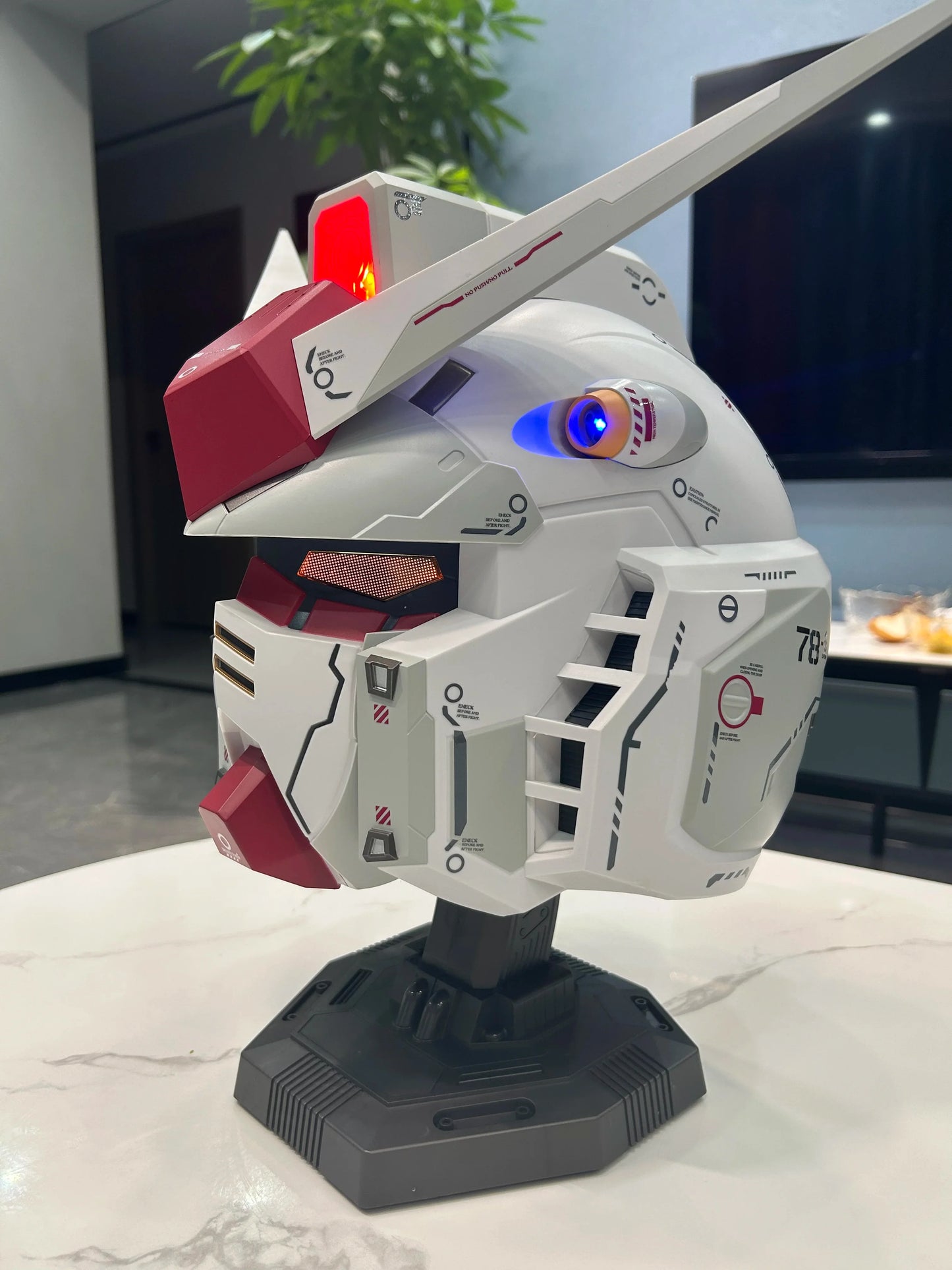 Bandai Gunpla RX-78 Gundam Head Collection – Wearable Robot Kit Action Figure, Cosplay Model for Kids, Halloween & Christmas Gift