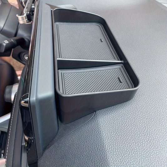Vehicle Dashboard Organizer Storage Tray - Durable Plastic Car Console Pocket for Coins, Keys, and Phone - Universal Fit with Non-Slip Rubber Mats